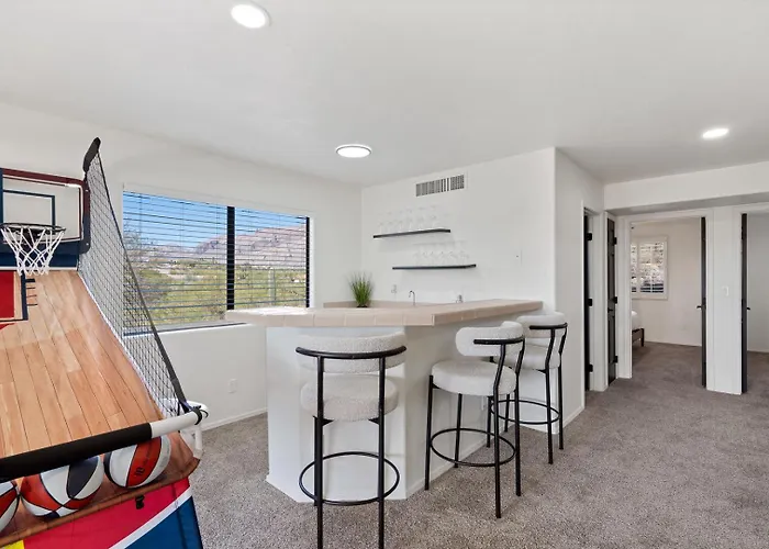 Foothills Oasis Heated Poolhottub Stunning Views Holiday home Tucson