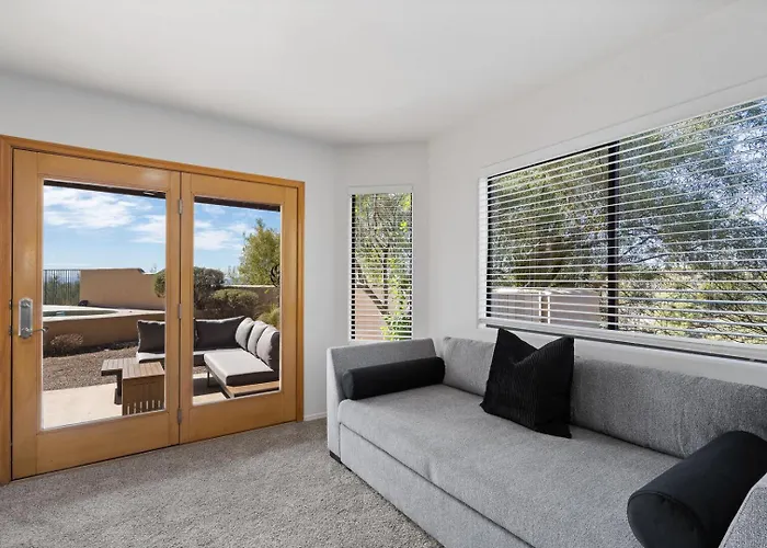 Foothills Oasis Heated Poolhottub Stunning Views *