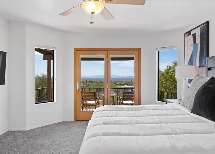 Foothills Oasis Heated Poolhottub Stunning Views Holiday home
