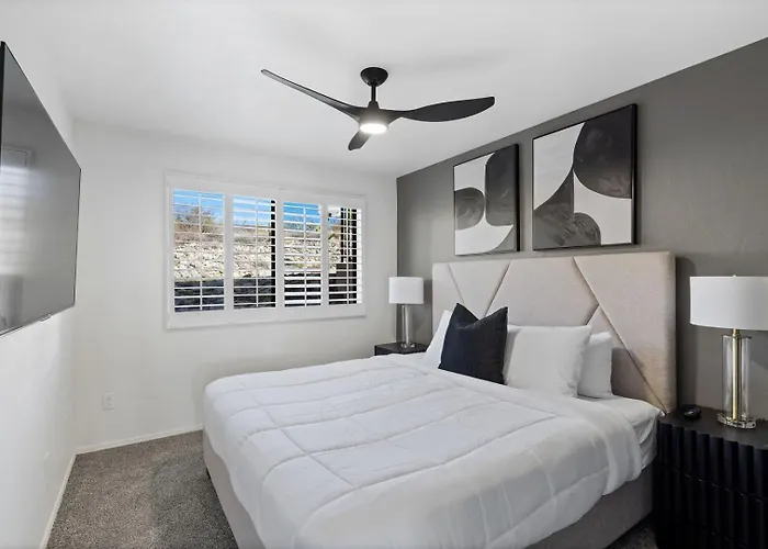 Foothills Oasis Heated Poolhottub Stunning Views Holiday home Tucson
