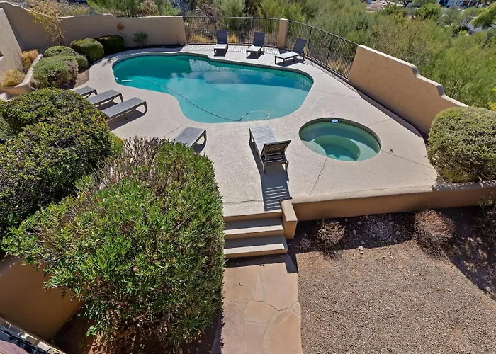 Holiday home Foothills Oasis Heated Poolhottub Stunning Views *