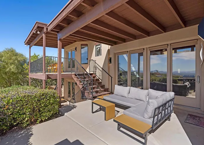 Foothills Oasis Heated Poolhottub Stunning Views *